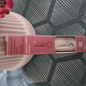 MINERAL FUSION BRAND WOMEN'S LIQUID CONCEALER SHADE COLOR CORRECTING